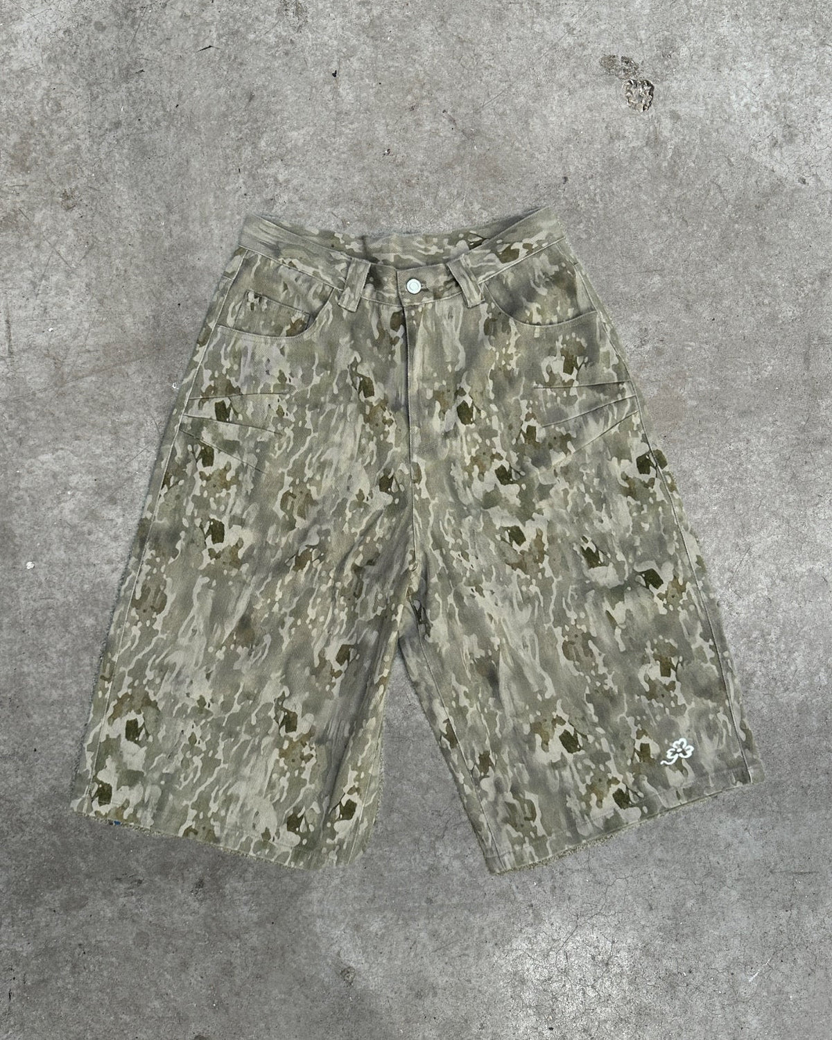 CAMO SHORT