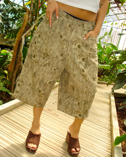 CAMO SHORT